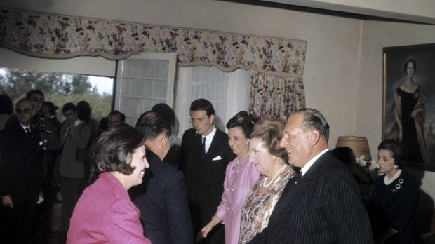El anuncio de compromiso de la Infanta Pilar y Luis G&oacute;mez Acebo en 'Villa Giralda' /Gtres