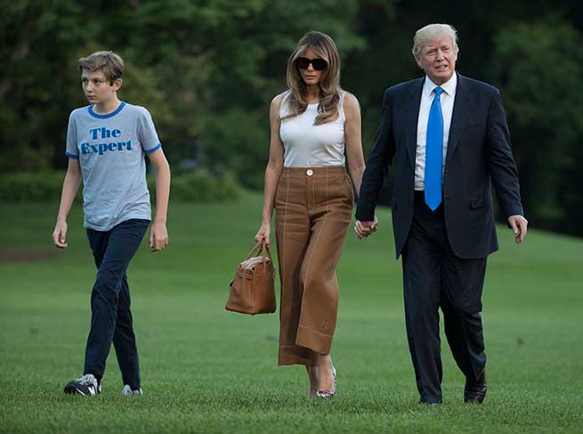 Melania Trump Look Casa Blanca