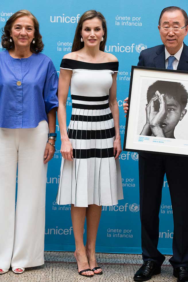 Reina Letizia Look Carolina Herrera