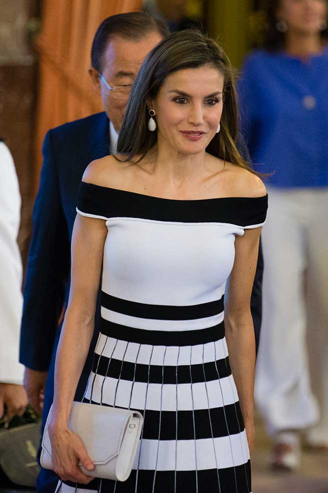 Reina Letizia Look Carolina Herrera