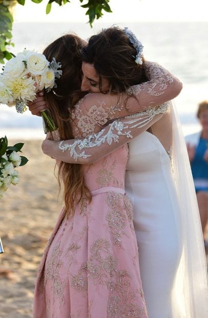 La actriz y su hija el d&iacute;a de la boda de la humorista /Gtres