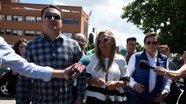 Belén Esteban y su novio a su llegada al juicio