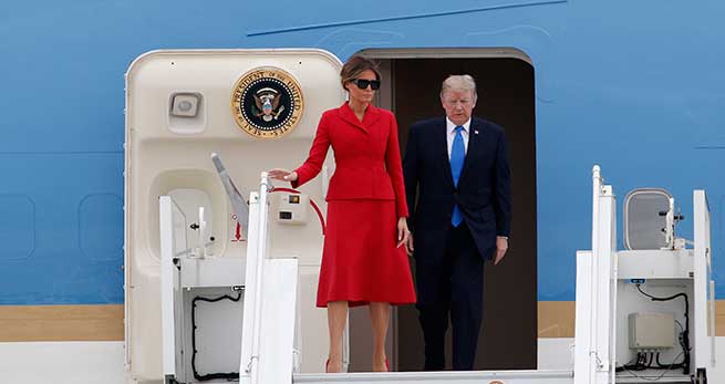 Melania Trump aterrizando en Par&iacute;s / Gtres