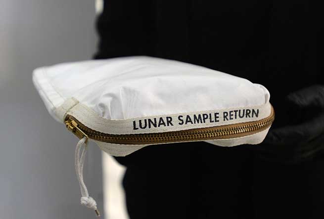 Bolsa con polvo de la luna / Gtres