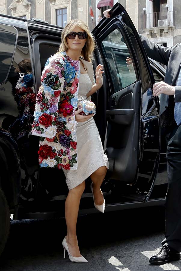 abrigo melania trump dolce gabanna