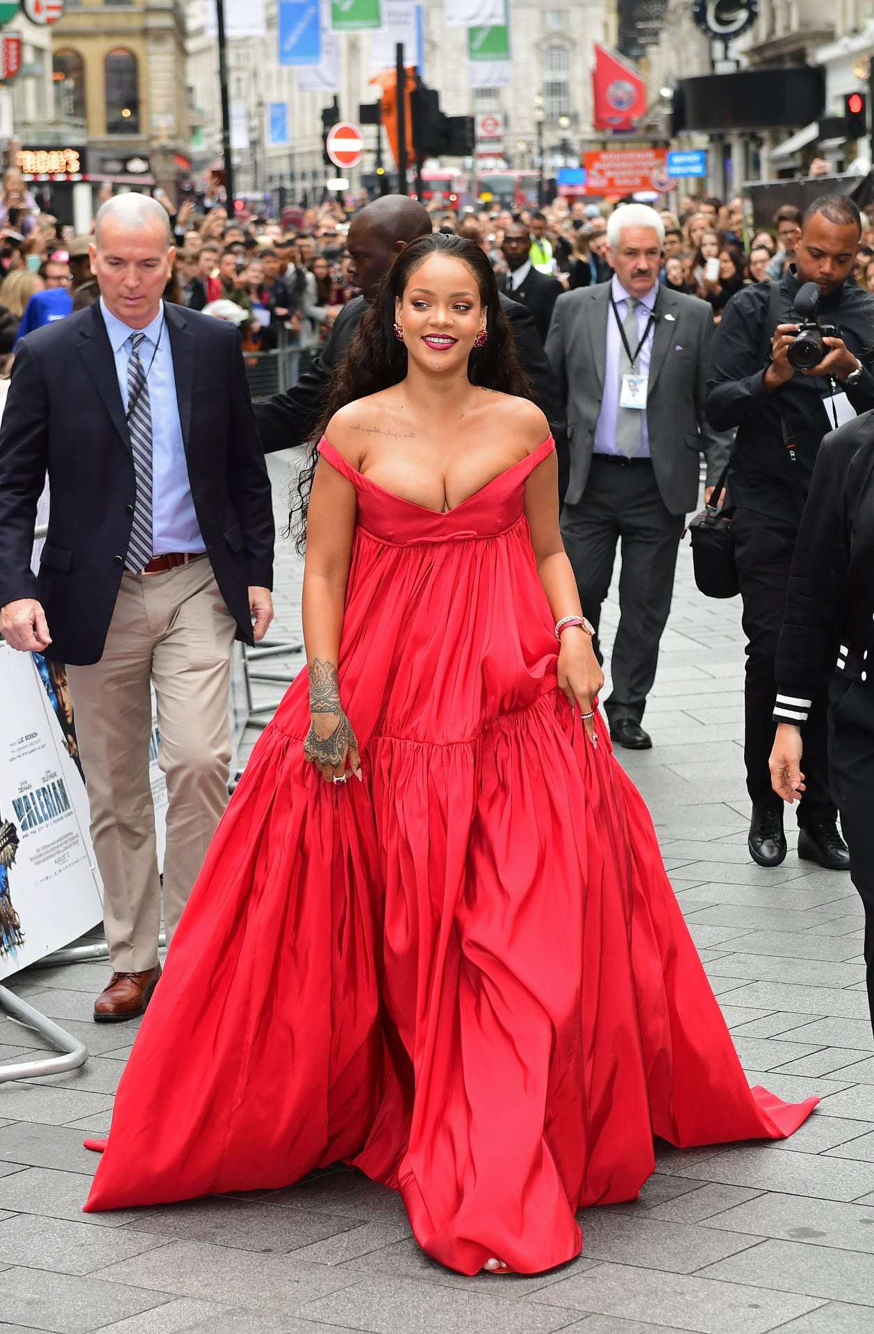 Rihanna Escotes Vídeo