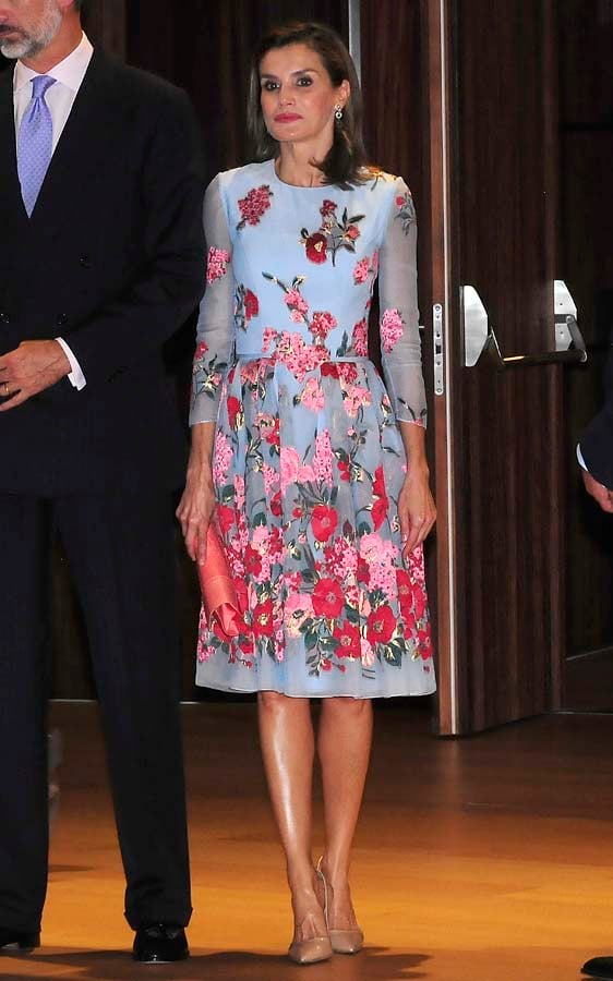 Reina Letizia Corte Pelo Look Carolina Herrera Vestido Flores