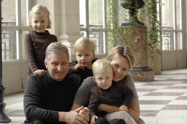 Felipe y Matilde de B&eacute;lgica junto a sus hijos. / Gtres
