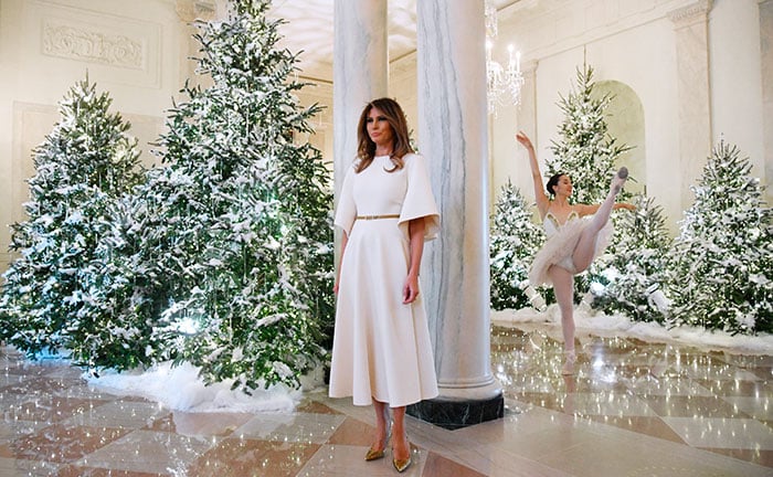 Melania Trump vestido blanco Navidad Casa Blanca