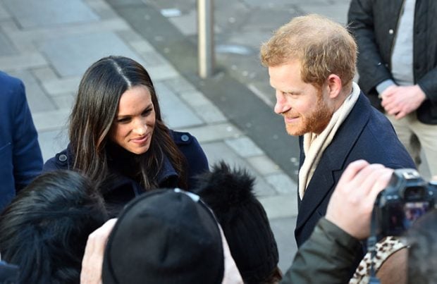Meghan Markle agota su primer look oficial como prometida del pr&iacute;ncipe Harry