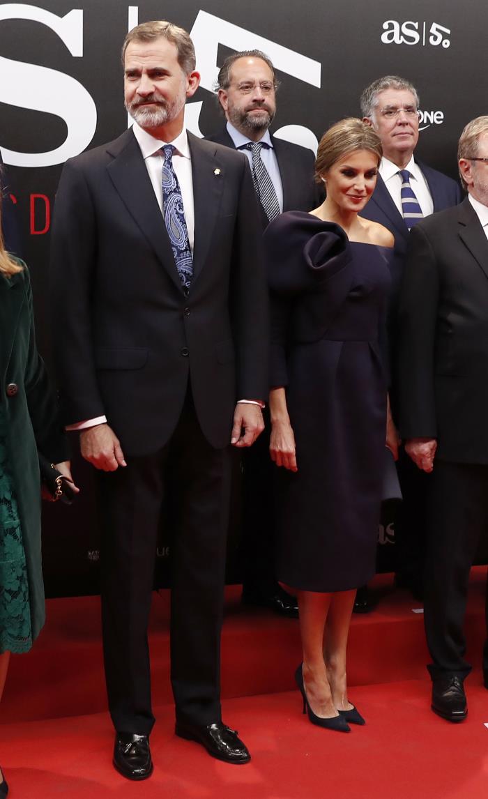 Letizia con vestido de Delpozo en el 50 aniversario del diario As