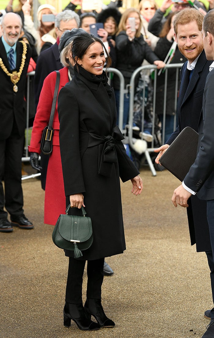 Meghan Markle total black look en negro