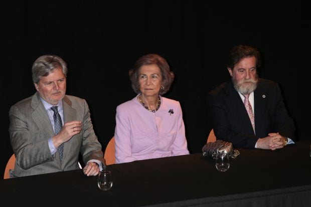 Do&ntilde;a Sof&iacute;a en la entreqa de premio/ Gtres