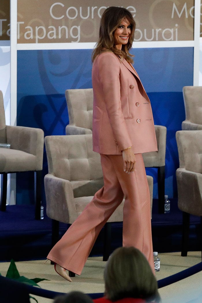 melania trump traje rosa
