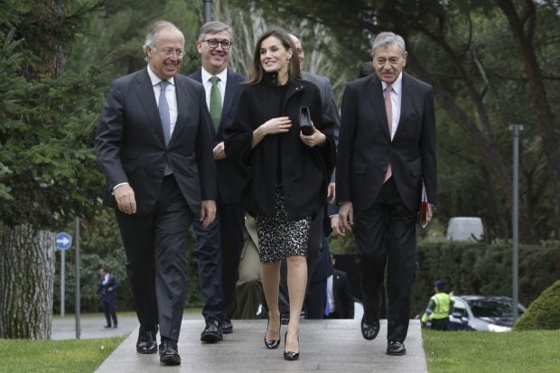 Do&ntilde;a Letizia a su llegada al acto / Gtres
