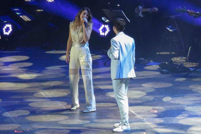 Amaia Romero y Alfred Garc&iacute;a durante un concierto con motivo del programa " Operaci&oacute;n Triunfo " (OT) en Barcelona.