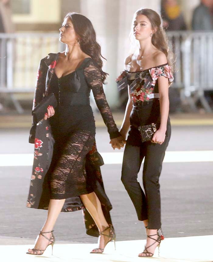 Carys Zeta Douglas y su madre en la fiesta de Dolce&Gabbana / Gtres