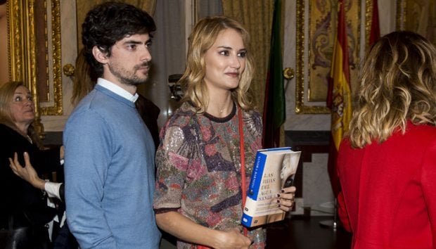 Alba Carrillo con su novio Davi Vallesp&iacute;n (Gtres)
