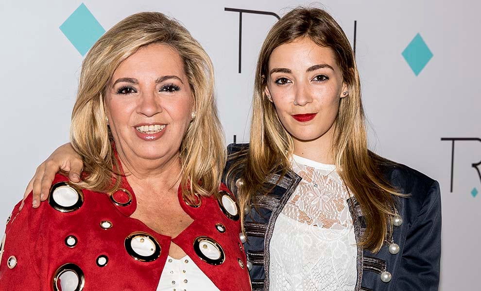 Carmen Rosa Almoguera junto a su madre Carmen Borrego/ Gtres