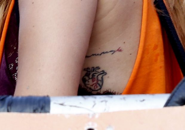 Blanca Suárez luce sus tatuajes en el costado izquierdo / Gtres.