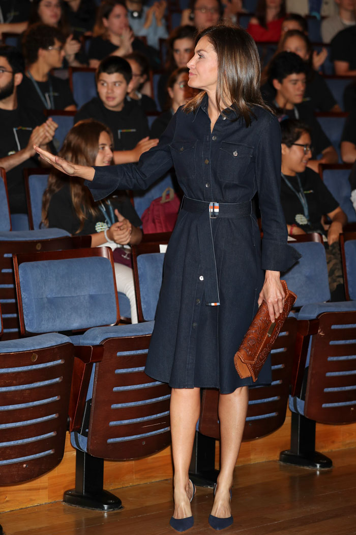 Reina letizia con vestido Hugo Boss
