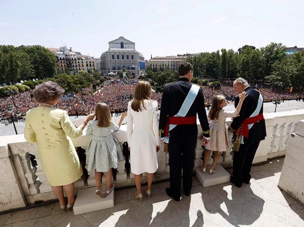 Rey Felipe, Reina Letizia, princesa Leonor, infanta Sof&iacute;a, rey Juan Carlos, Reina Sof&iacute;a