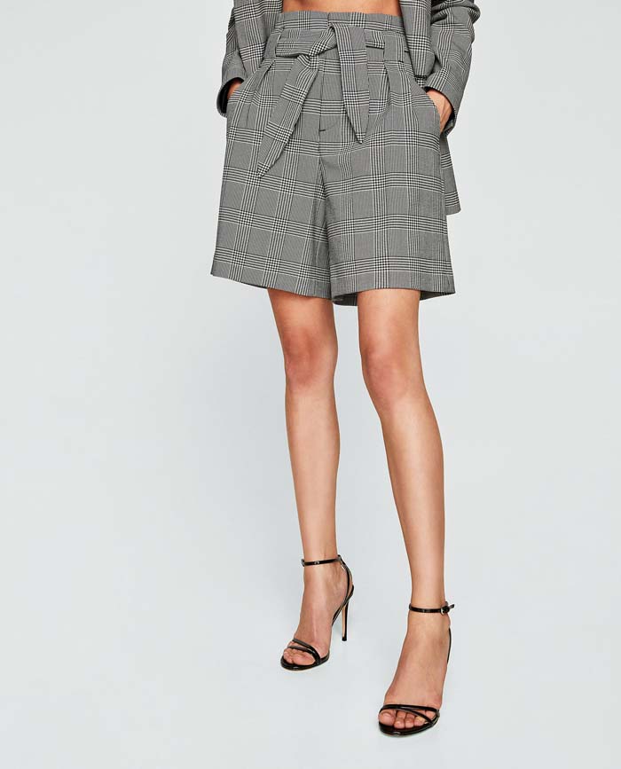 Bermudas con estampado Pr&iacute;ncipe de Gales, de Zara