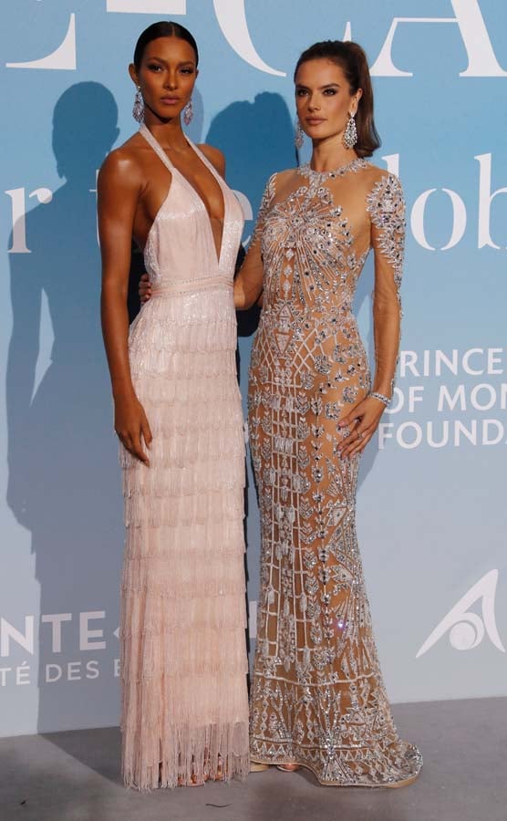 Lais Ribeiro y Alessandra Ambrosio en la Gala de Montecarlo