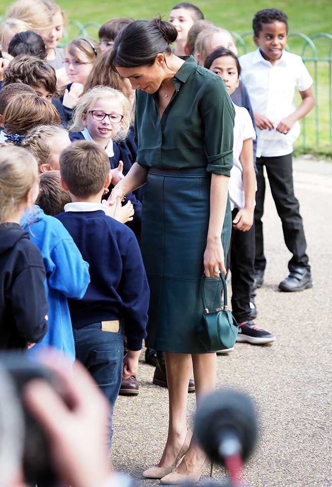 meghan markle falda lapiz
