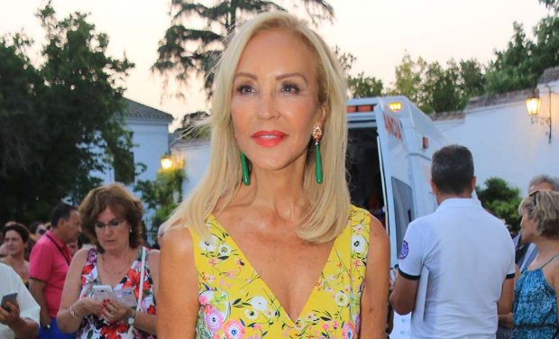 Carmen Lomana