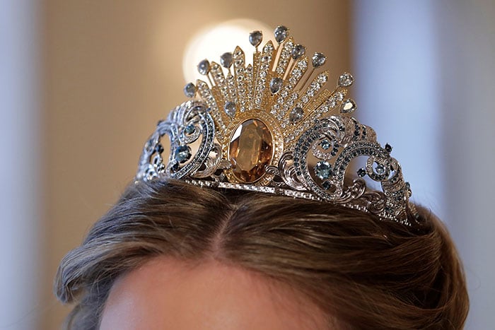 Tiara de Donatella Versace para el Baile de la &Oacute;pera de Viena / Gtres