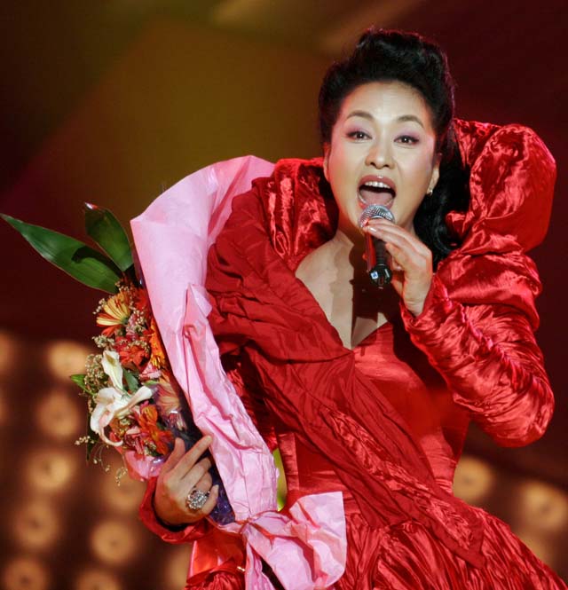Peng Liyuan durante una actuaci&oacute;n en 2007 