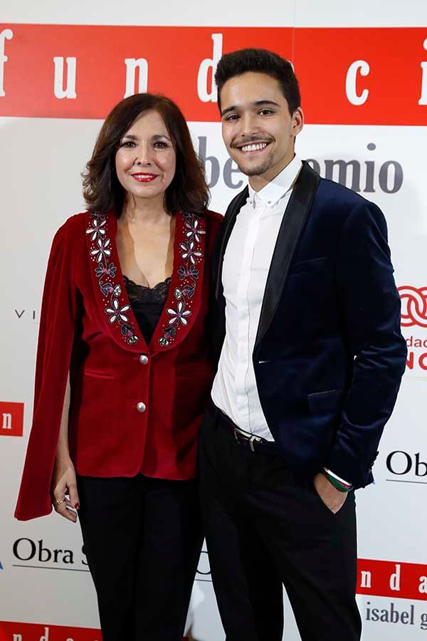 Isabel Gemio y su hijo Diego