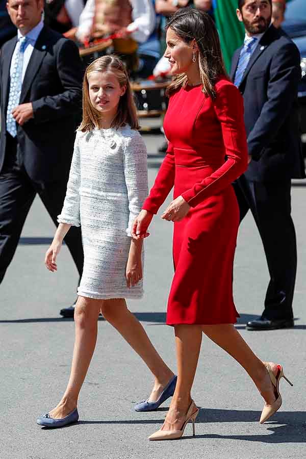 Do&ntilde;a Letizia y la Princesa de Asturias durante la celebraci&oacute;n de los Aniversarios de Covadonga 