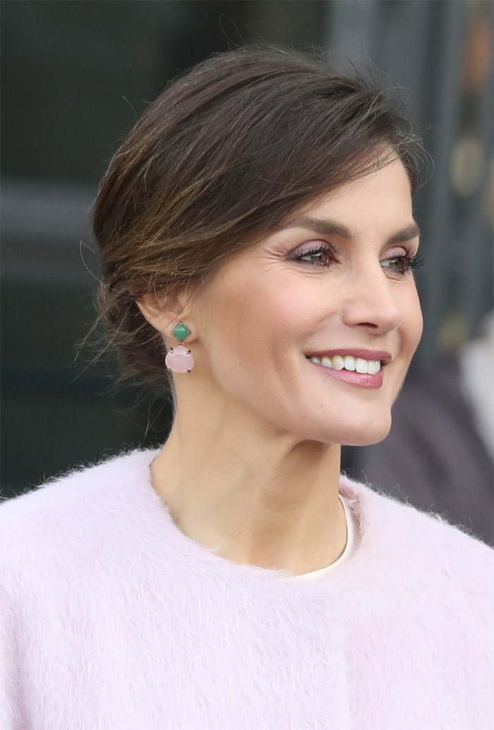 Meghan Markle y la reina Letizia con tendencia messy