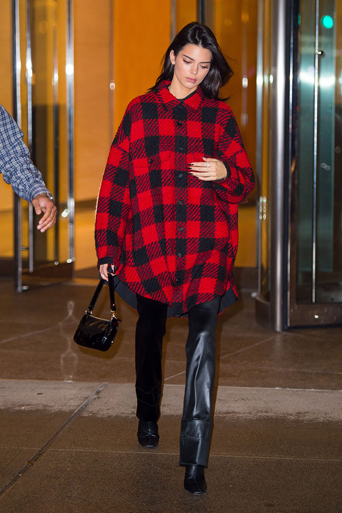 kendall jenner abrigo cuadros