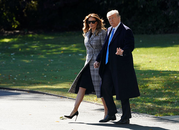 Melania con abrigo de Off-White