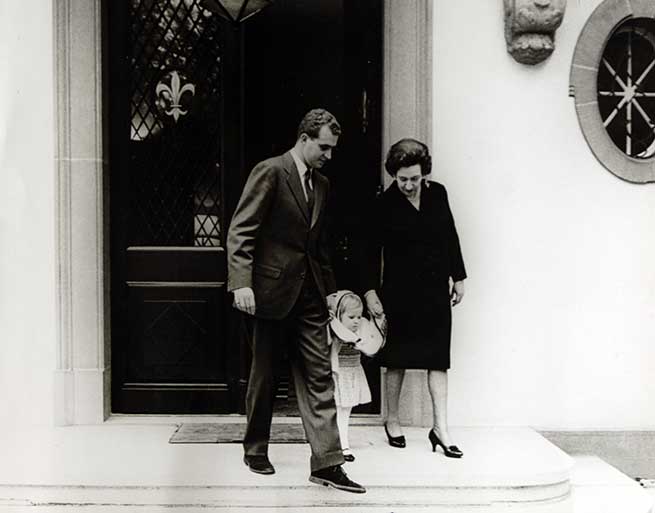 Don Juan Carlos I, su madre y la infanta Elena