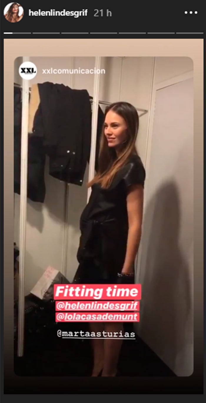 Helen Lindes embarazada y con un vestido de cuero en la 080