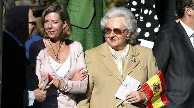 Simoneta Gómez-Acebo y la infanta doña Pilar