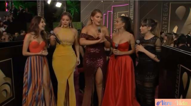 Aitana, Ana Guerra y dos presentadoras de los Premios Lo Nuestro
