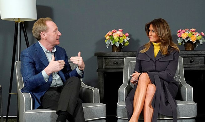 melania trump amarillo