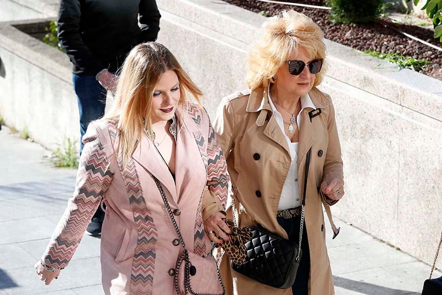 Las herederas de Remedios a su llegada a la vista contra Lucía Bosé