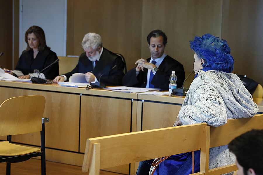 Lucía Bosé en el interior de la Audiencia Provincial de Madrid