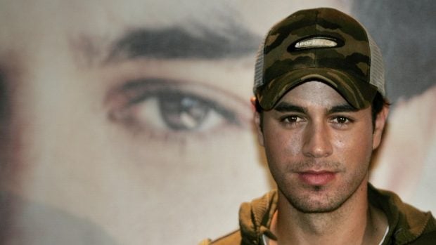 Enrique Iglesias, calvo Enrique Iglesias, Enrique Iglesias alopecia, 