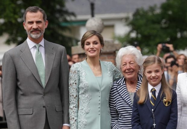 El rey Felipe, la reina Letizia, Menchu &Aacute;lvarez del Valle