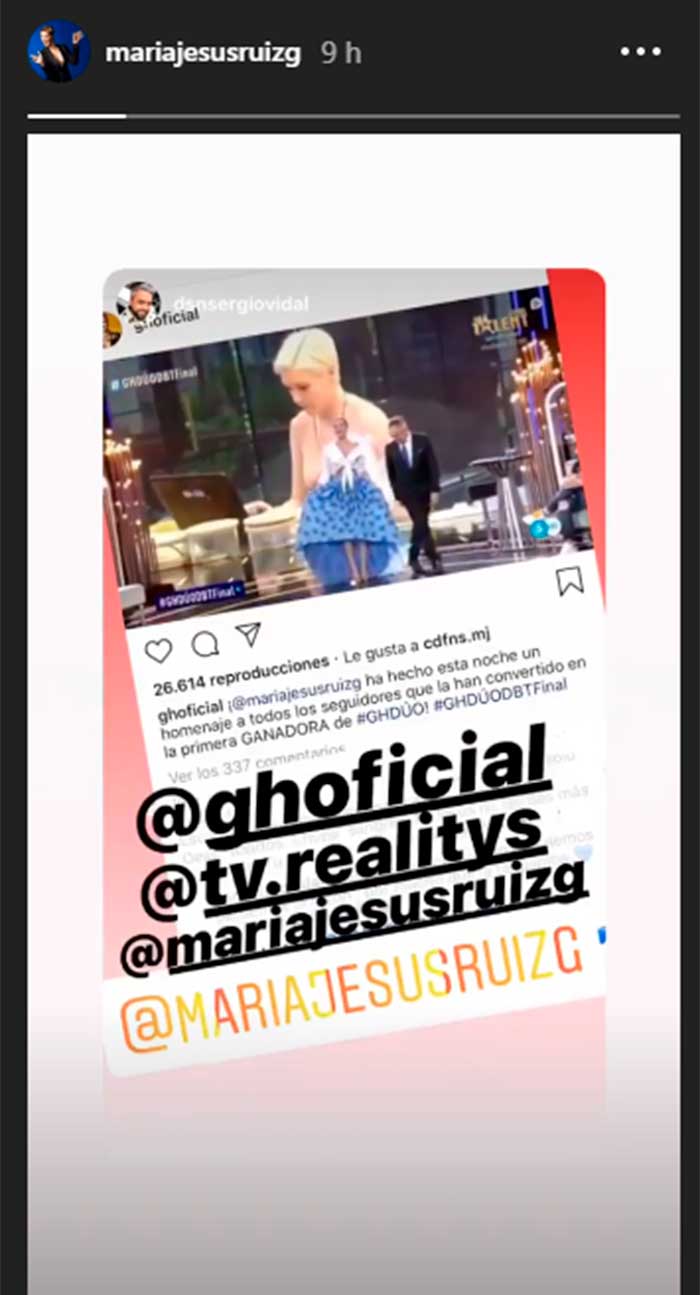 Mar&iacute;a Jes&uacute;s Ruiz con falda de corazones de Sergio Vidal
