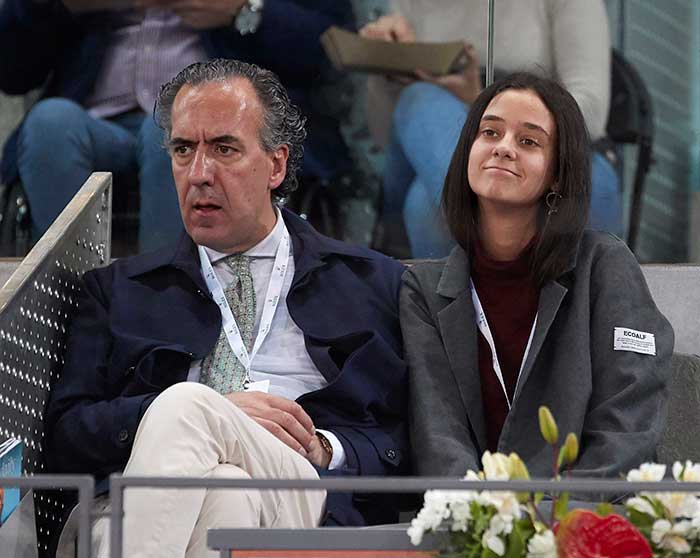 Victoria Federica luciendo una chaqueta de Ecoalf