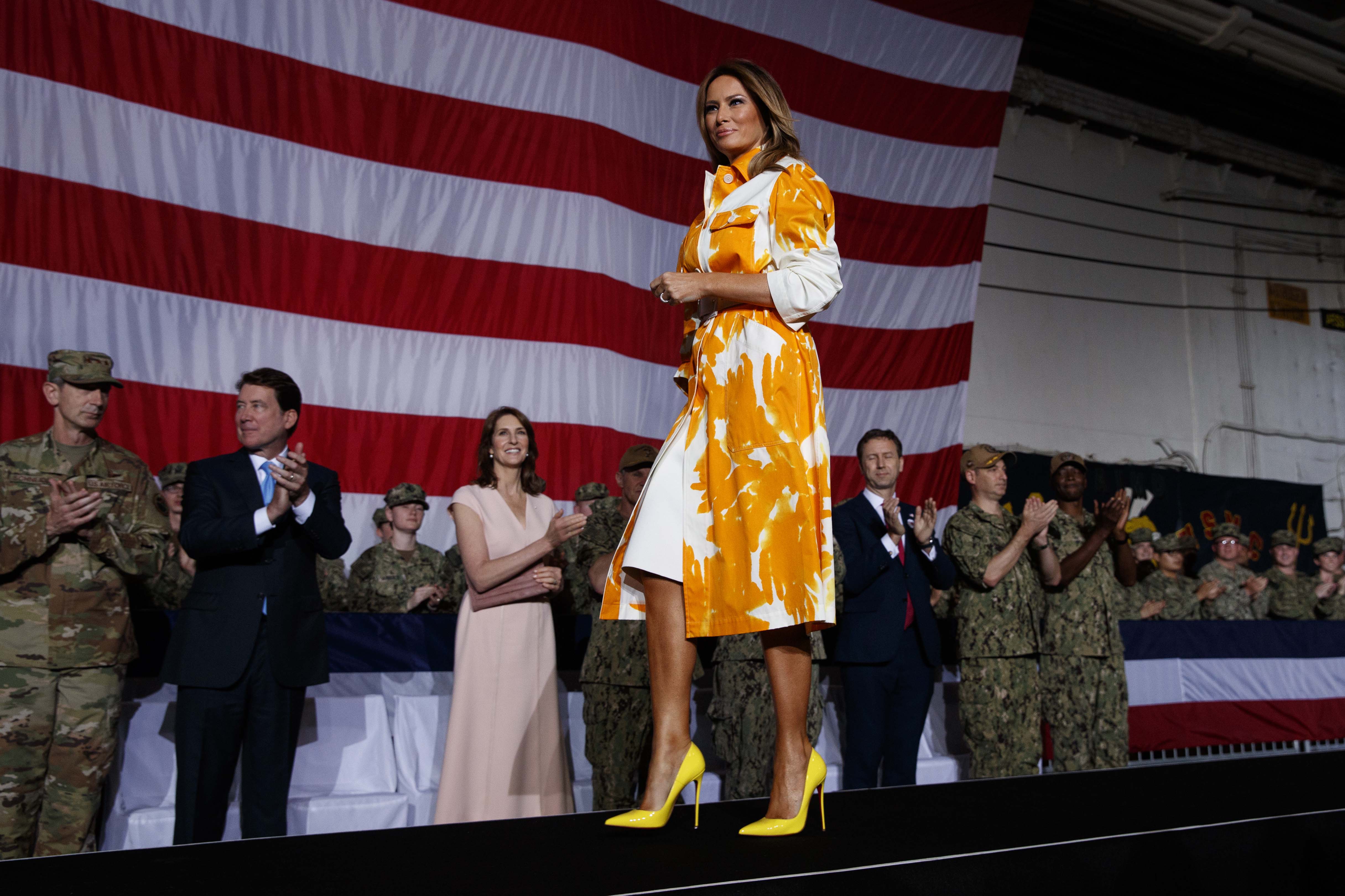 melania trump abrigo jap&oacute;n