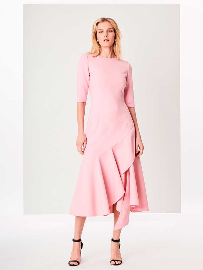 Vestido rosa asim&eacute;trico de Oscar de la Renta 